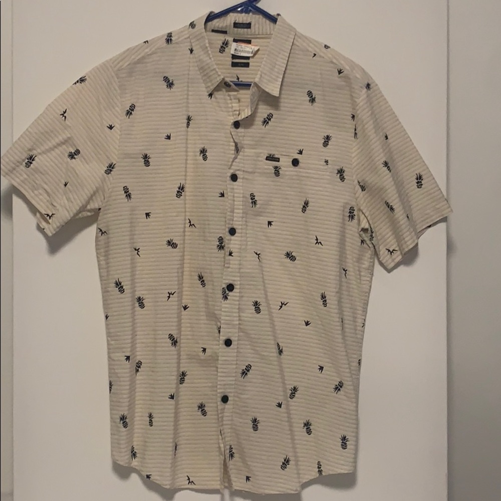 LIKE NEW! Volcom Classic Fit Short Sleeve Shirt